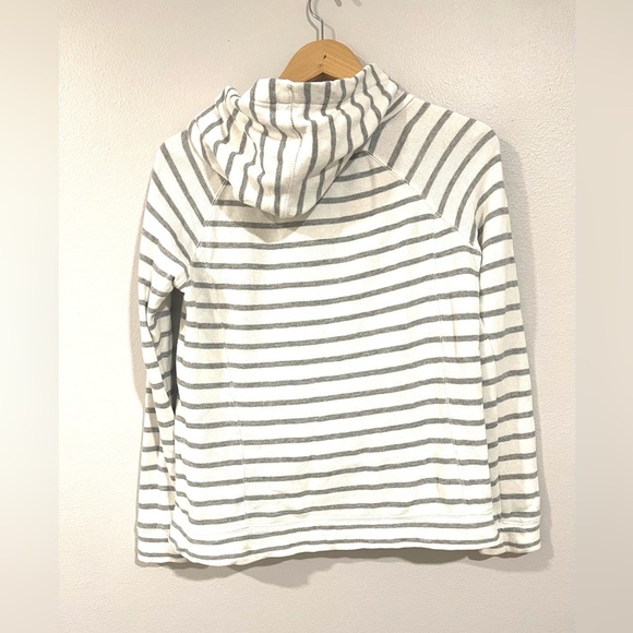 J. Crew sweatshirt white and gray stripes hoodie size XS runs large se measu… - Picture 4 of 4